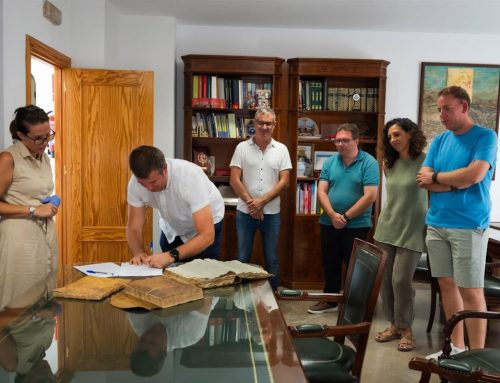 Monachil restaura tres libros históricos de los siglos XVI al XVIII para preservar su patrimonio documental